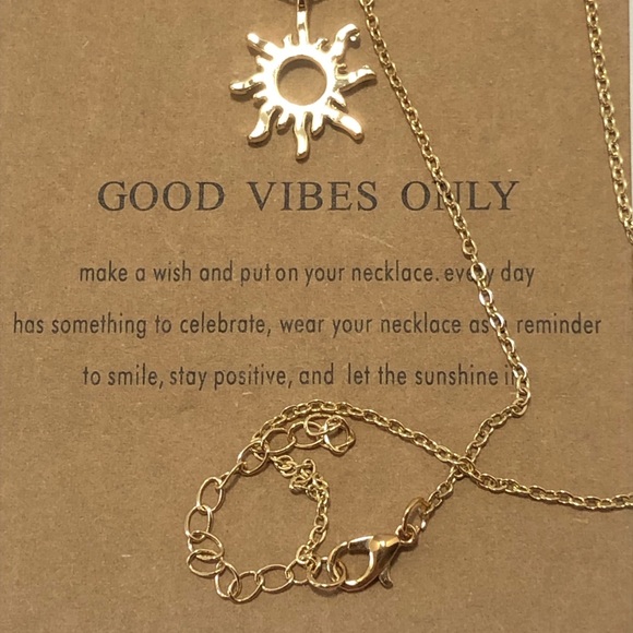 🔥Sun ☀️ Good Vibes Gold Toned Choker Necklace - Picture 3 of 3
